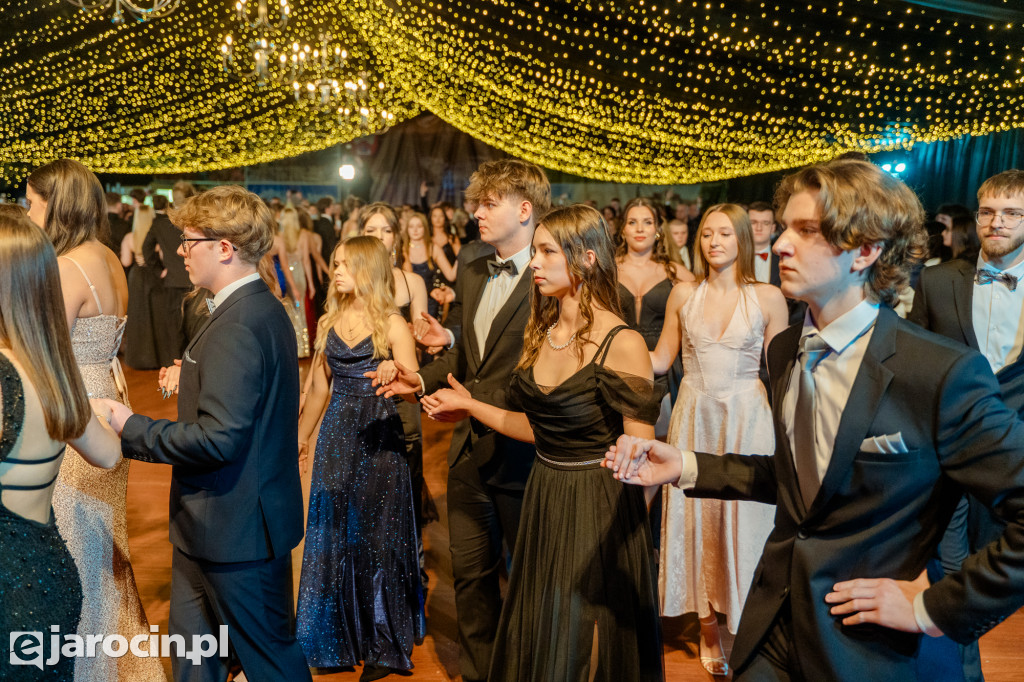 Studniówka 2025 maturzystów Liceum Ogólnokształcącego w Jarocinie