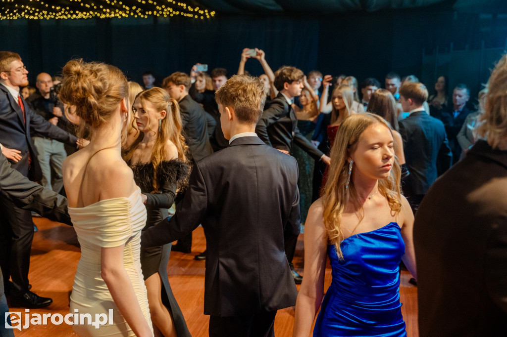 Studniówka 2025 maturzystów Liceum Ogólnokształcącego w Jarocinie