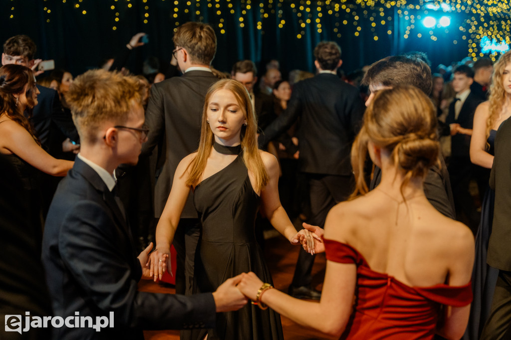 Studniówka 2025 maturzystów Liceum Ogólnokształcącego w Jarocinie