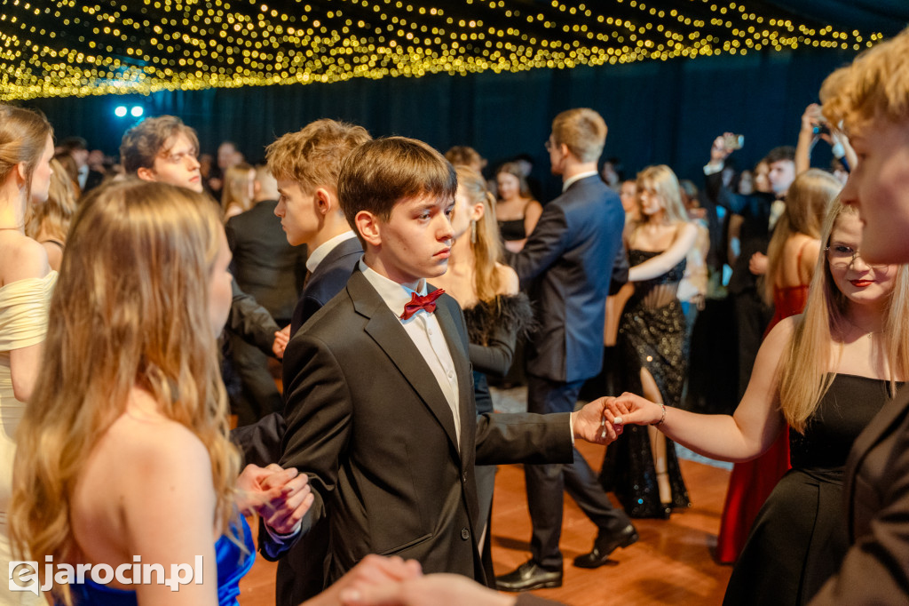 Studniówka 2025 maturzystów Liceum Ogólnokształcącego w Jarocinie
