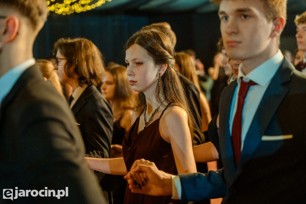 Studniówka 2025 maturzystów Liceum Ogólnokształcącego w Jarocinie