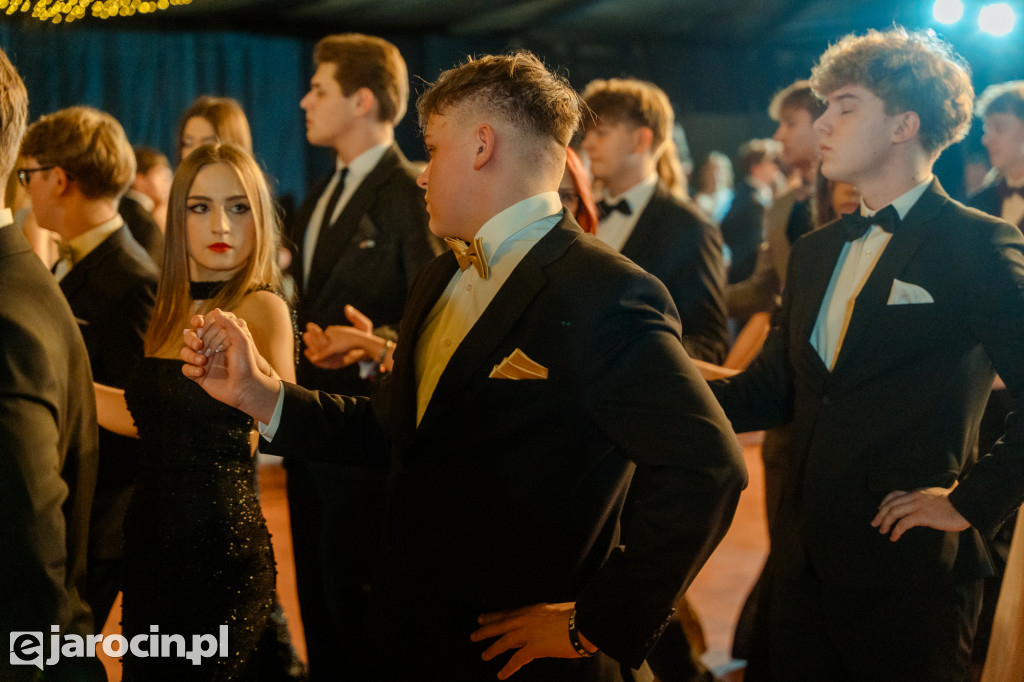 Studniówka 2025 maturzystów Liceum Ogólnokształcącego w Jarocinie