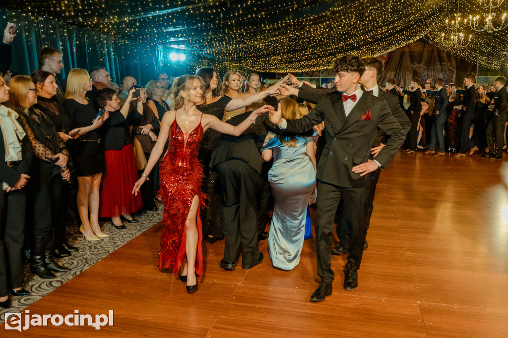 Studniówka 2025 maturzystów Liceum Ogólnokształcącego w Jarocinie