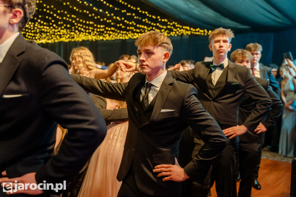 Studniówka 2025 maturzystów Liceum Ogólnokształcącego w Jarocinie