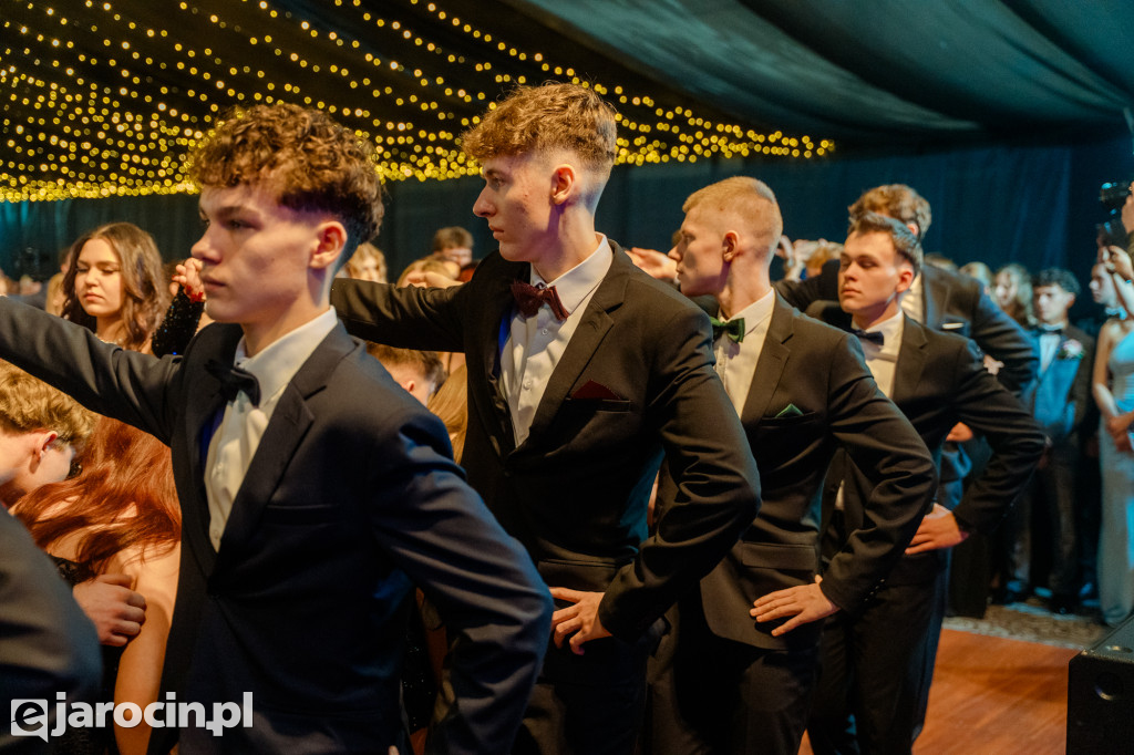 Studniówka 2025 maturzystów Liceum Ogólnokształcącego w Jarocinie