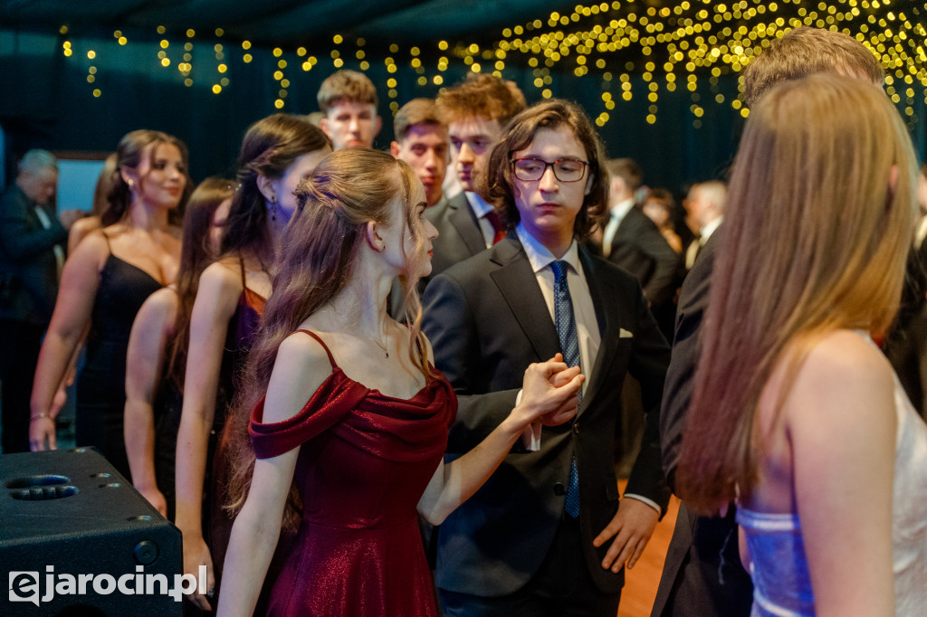 Studniówka 2025 maturzystów Liceum Ogólnokształcącego w Jarocinie