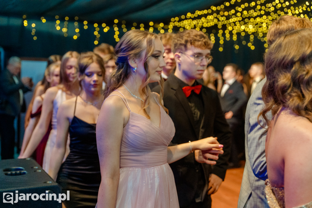 Studniówka 2025 maturzystów Liceum Ogólnokształcącego w Jarocinie