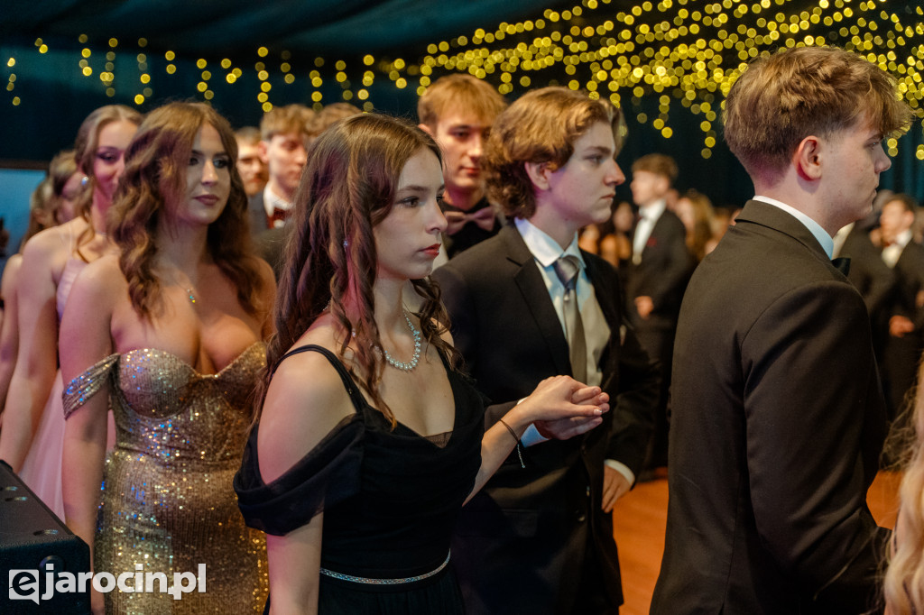 Studniówka 2025 maturzystów Liceum Ogólnokształcącego w Jarocinie