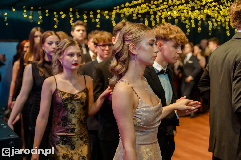 Studniówka 2025 maturzystów Liceum Ogólnokształcącego w Jarocinie