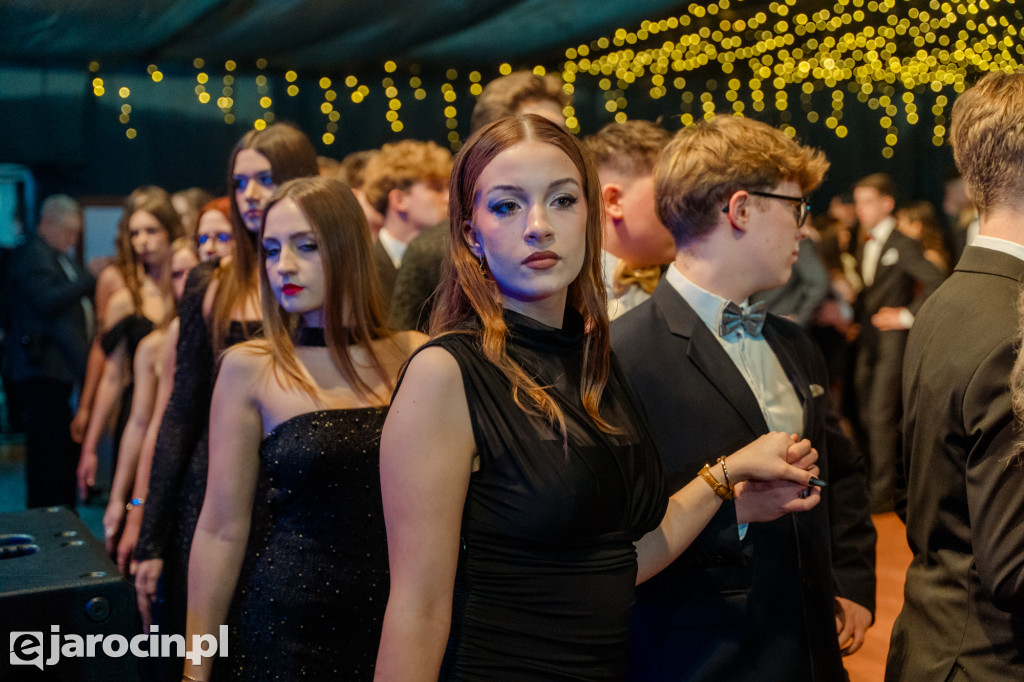 Studniówka 2025 maturzystów Liceum Ogólnokształcącego w Jarocinie