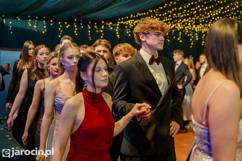 Studniówka 2025 maturzystów Liceum Ogólnokształcącego w Jarocinie