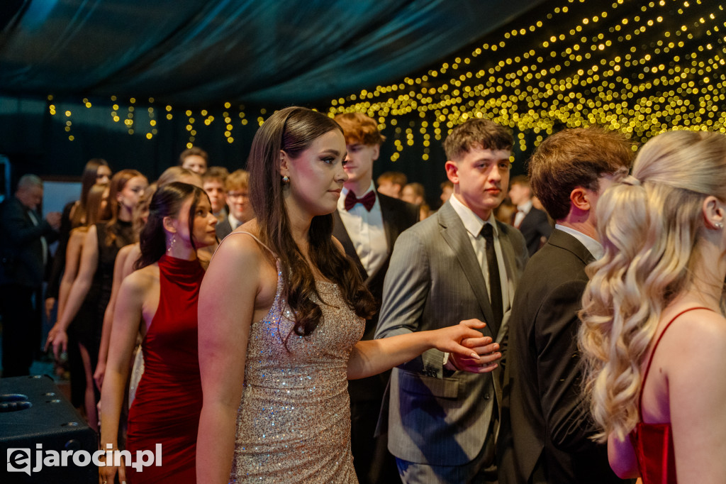 Studniówka 2025 maturzystów Liceum Ogólnokształcącego w Jarocinie