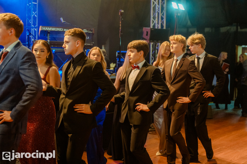 Studniówka 2025 maturzystów Liceum Ogólnokształcącego w Jarocinie