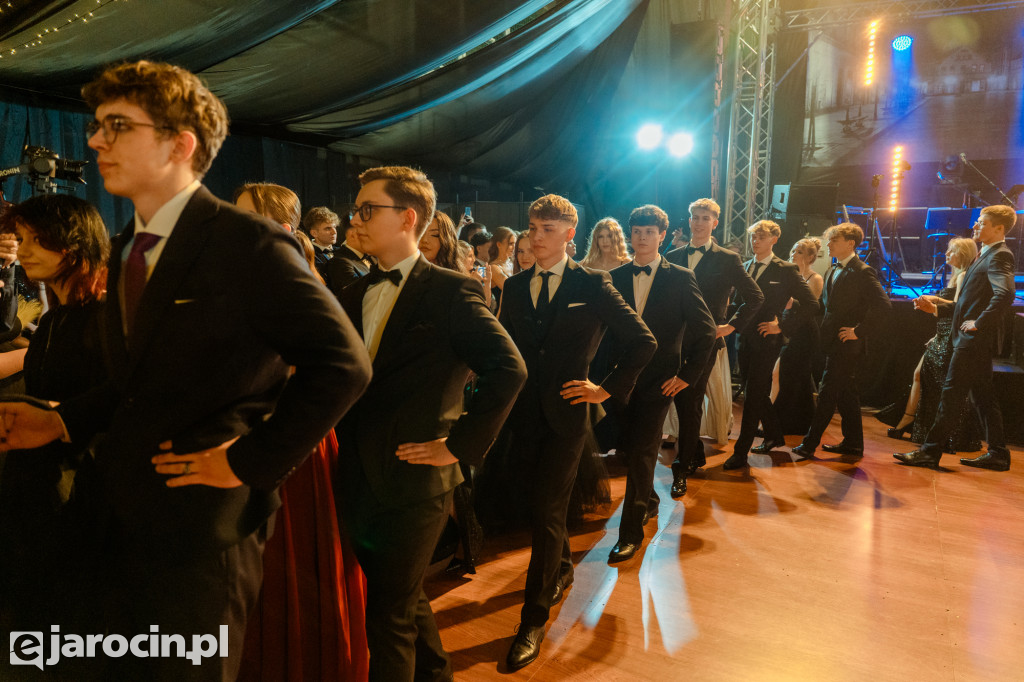Studniówka 2025 maturzystów Liceum Ogólnokształcącego w Jarocinie