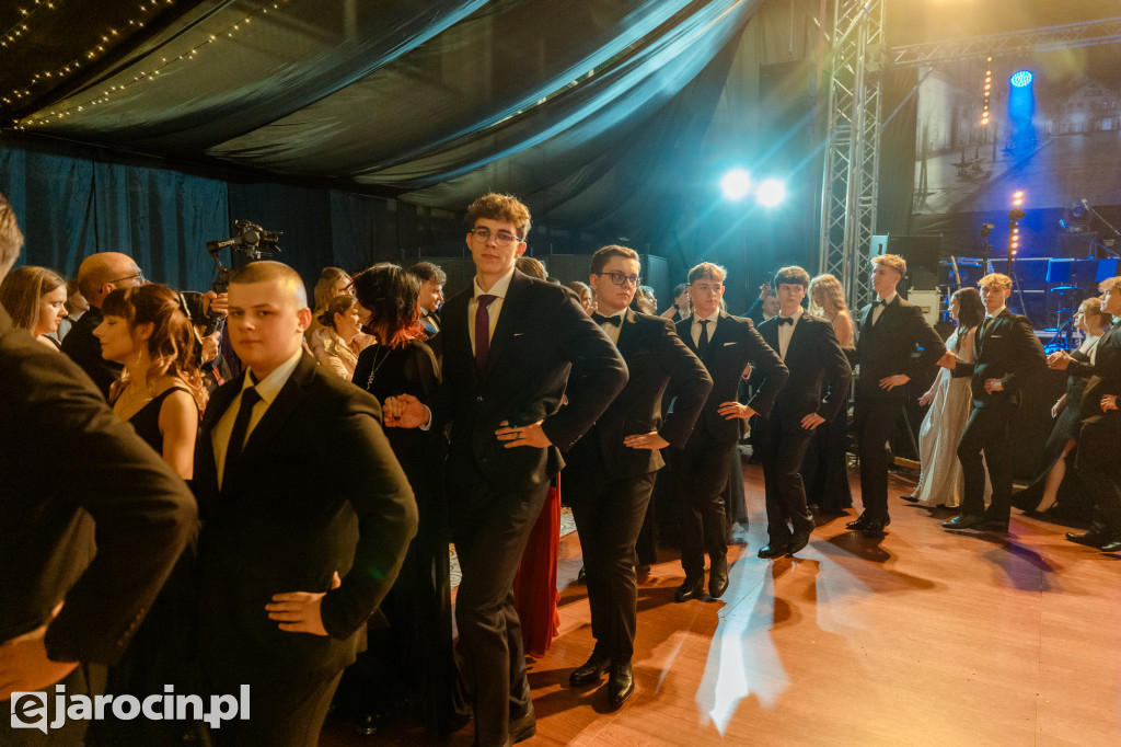 Studniówka 2025 maturzystów Liceum Ogólnokształcącego w Jarocinie