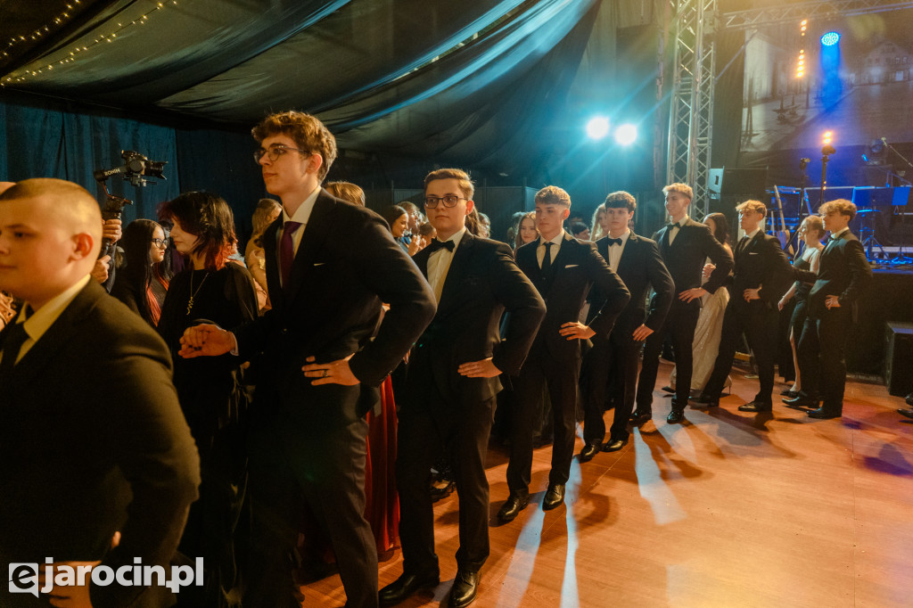 Studniówka 2025 maturzystów Liceum Ogólnokształcącego w Jarocinie