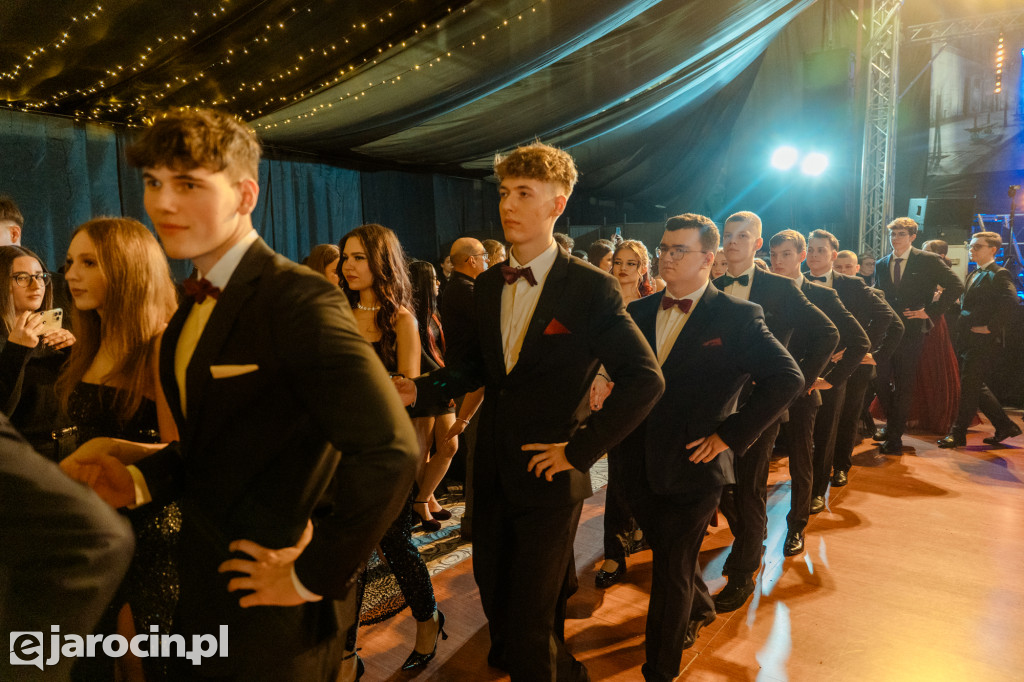 Studniówka 2025 maturzystów Liceum Ogólnokształcącego w Jarocinie