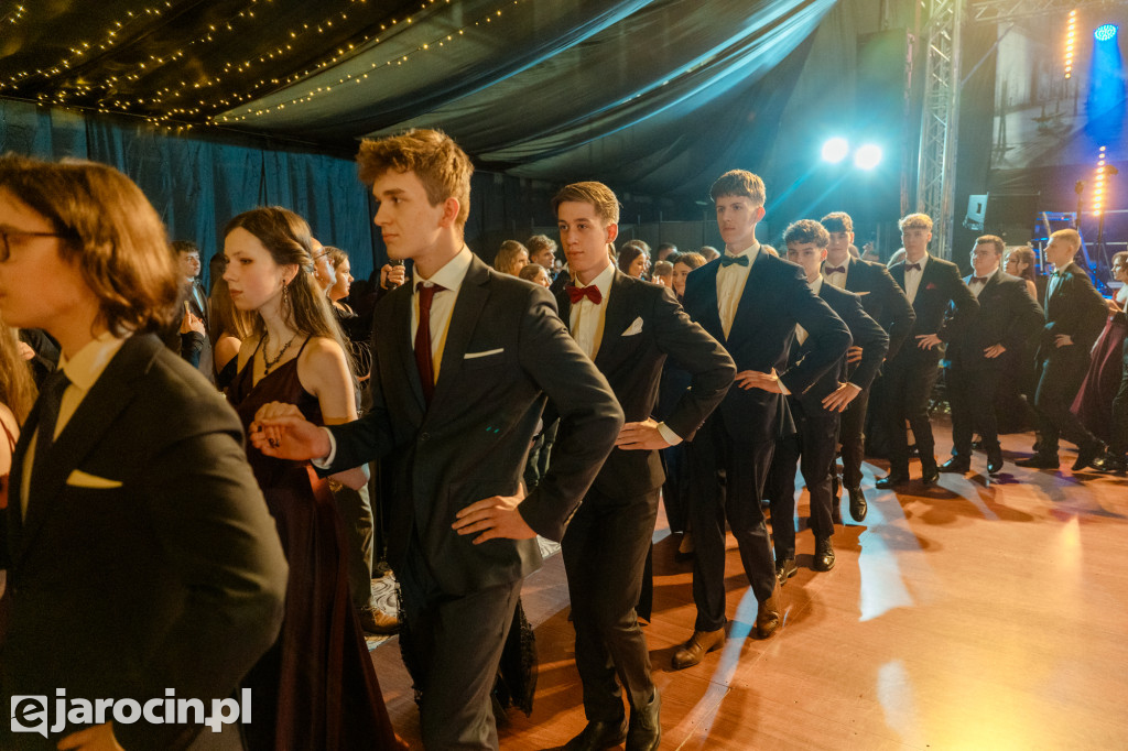 Studniówka 2025 maturzystów Liceum Ogólnokształcącego w Jarocinie