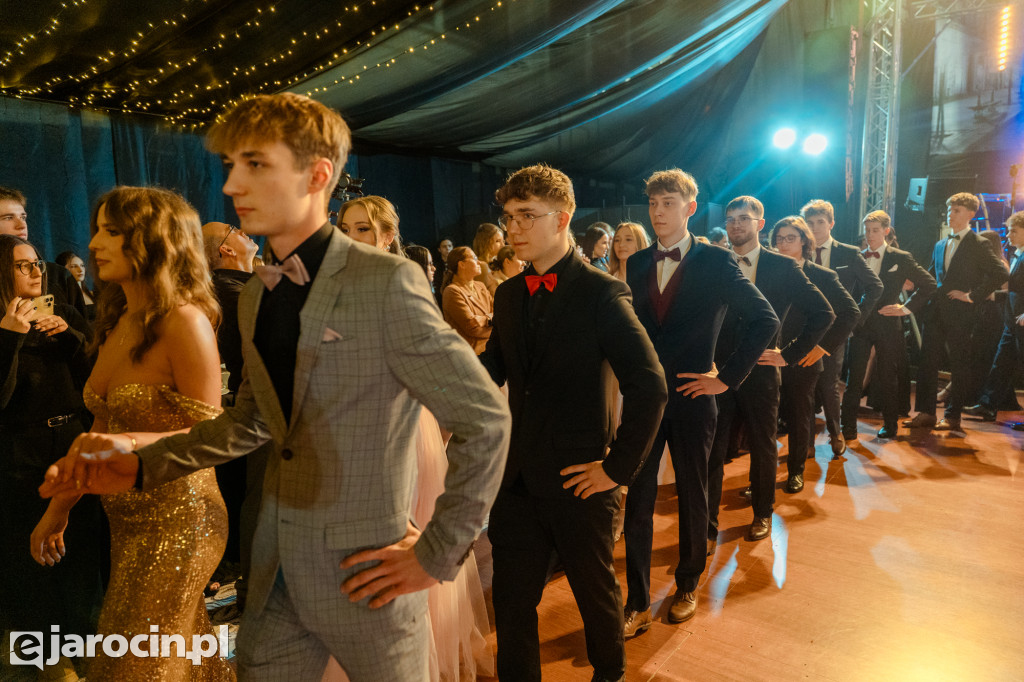Studniówka 2025 maturzystów Liceum Ogólnokształcącego w Jarocinie