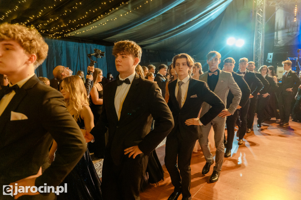 Studniówka 2025 maturzystów Liceum Ogólnokształcącego w Jarocinie