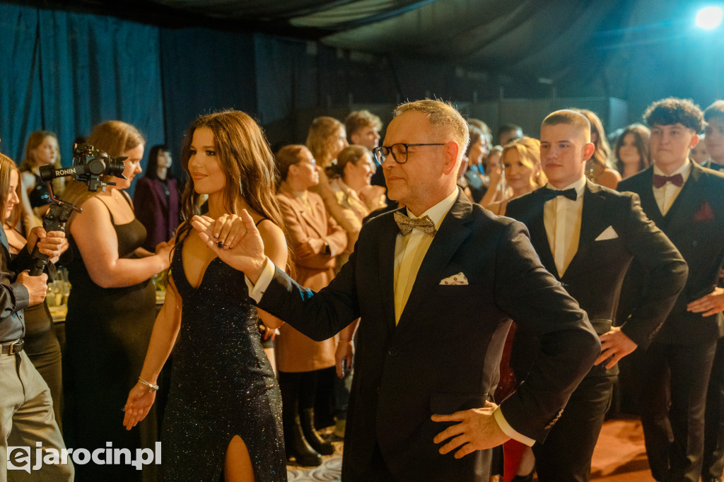 Studniówka 2025 maturzystów Liceum Ogólnokształcącego w Jarocinie