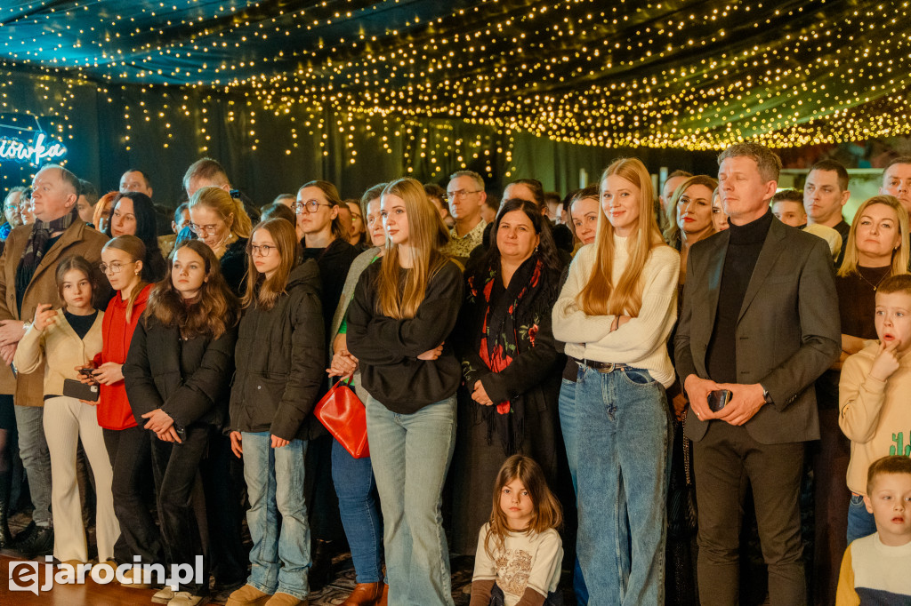 Studniówka 2025 maturzystów Liceum Ogólnokształcącego w Jarocinie