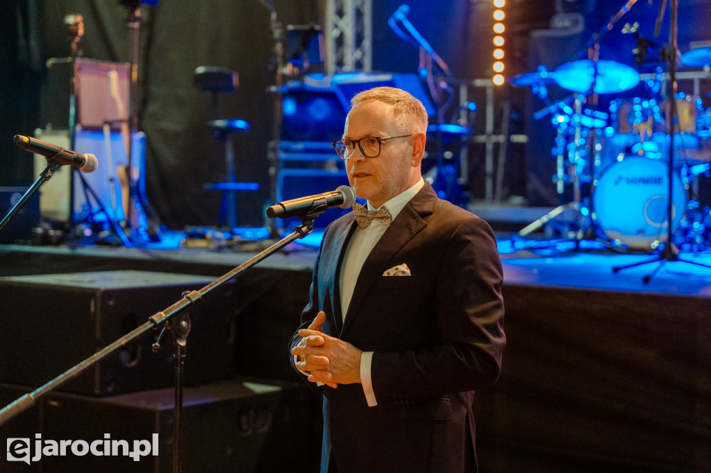 Studniówka 2025 maturzystów Liceum Ogólnokształcącego w Jarocinie