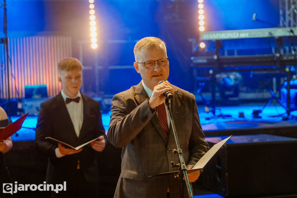 Studniówka 2025 maturzystów Liceum Ogólnokształcącego w Jarocinie