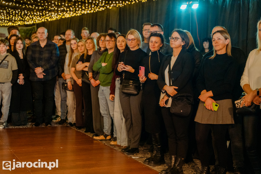 Studniówka 2025 maturzystów Liceum Ogólnokształcącego w Jarocinie