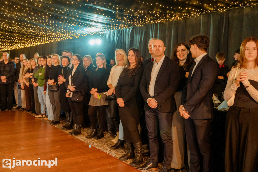 Studniówka 2025 maturzystów Liceum Ogólnokształcącego w Jarocinie