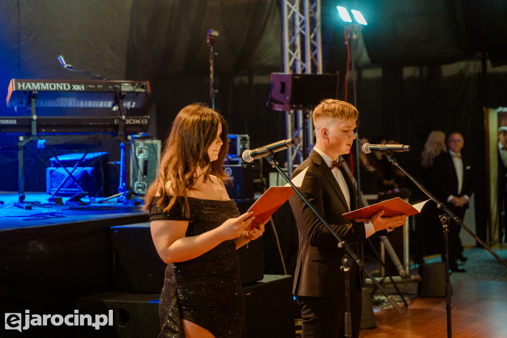 Studniówka 2025 maturzystów Liceum Ogólnokształcącego w Jarocinie