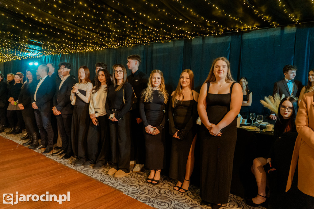 Studniówka 2025 maturzystów Liceum Ogólnokształcącego w Jarocinie