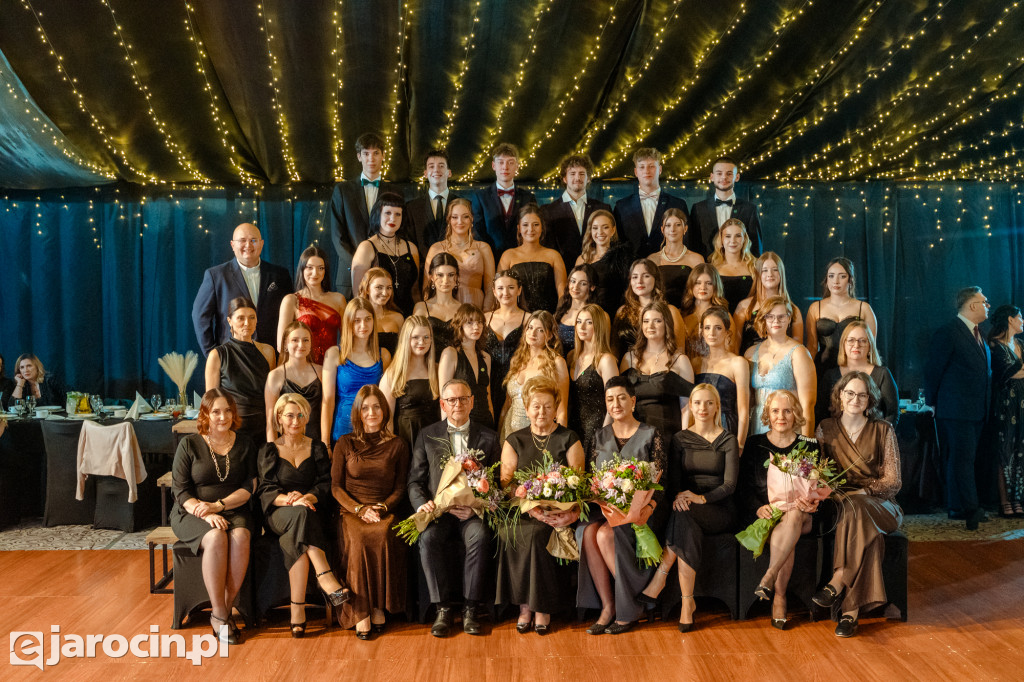 Studniówka 2025 maturzystów Liceum Ogólnokształcącego w Jarocinie