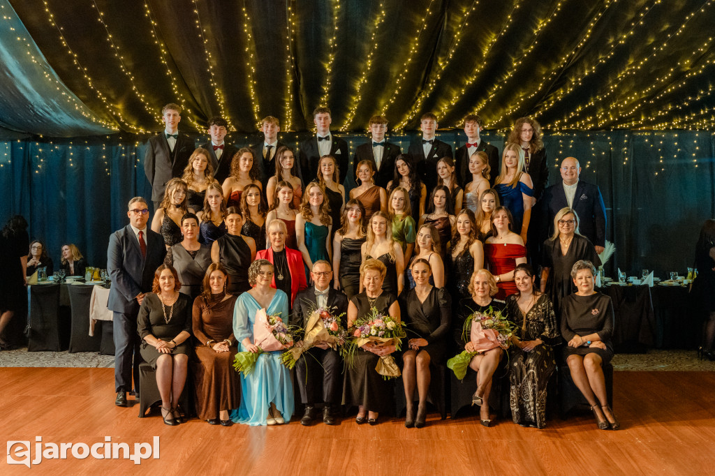 Studniówka 2025 maturzystów Liceum Ogólnokształcącego w Jarocinie