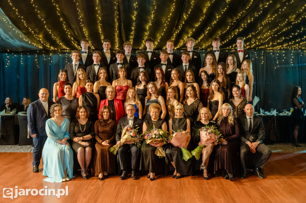 Studniówka 2025 maturzystów Liceum Ogólnokształcącego w Jarocinie