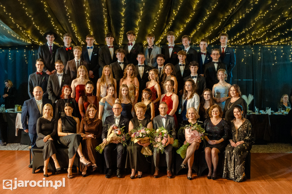 Studniówka 2025 maturzystów Liceum Ogólnokształcącego w Jarocinie