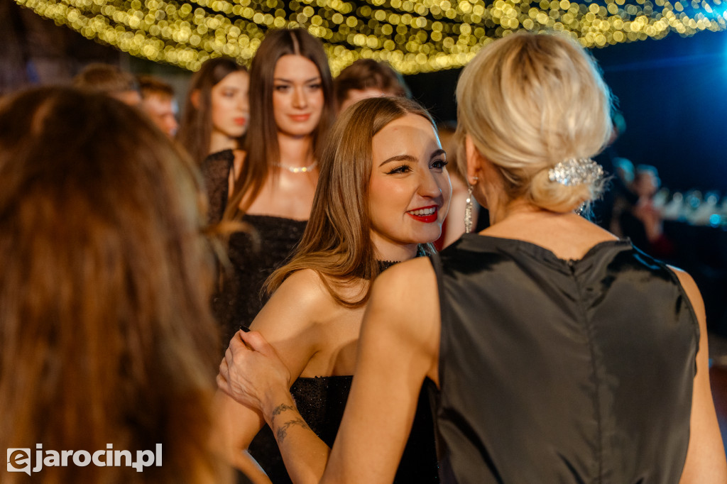 Studniówka 2025 maturzystów Liceum Ogólnokształcącego w Jarocinie