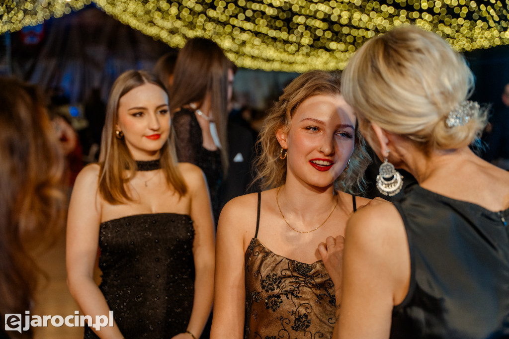 Studniówka 2025 maturzystów Liceum Ogólnokształcącego w Jarocinie