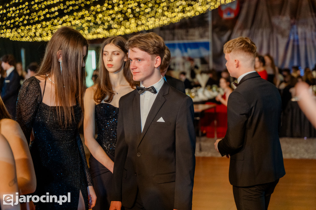 Studniówka 2025 maturzystów Liceum Ogólnokształcącego w Jarocinie