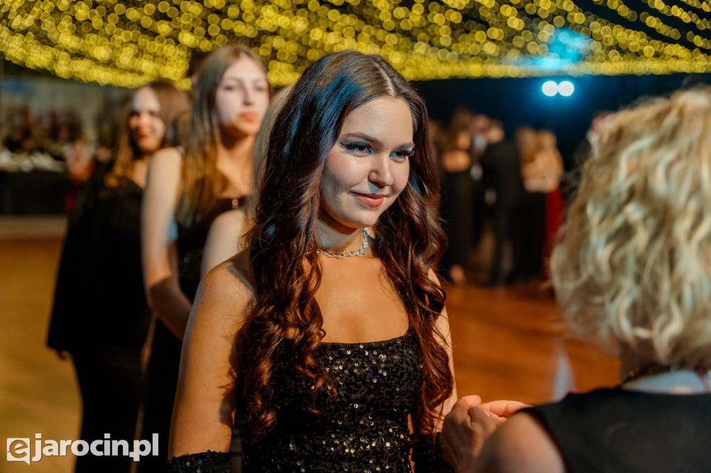 Studniówka 2025 maturzystów Liceum Ogólnokształcącego w Jarocinie