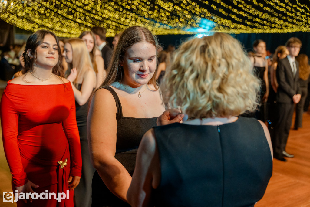 Studniówka 2025 maturzystów Liceum Ogólnokształcącego w Jarocinie