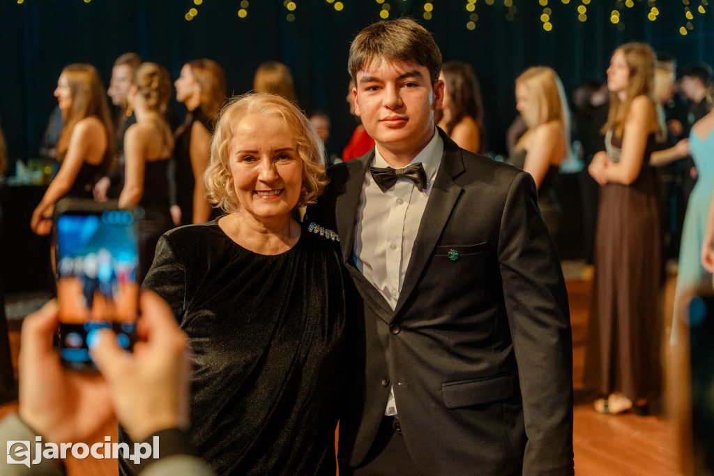 Studniówka 2025 maturzystów Liceum Ogólnokształcącego w Jarocinie