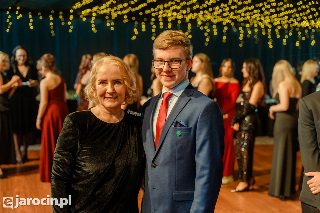 Studniówka 2025 maturzystów Liceum Ogólnokształcącego w Jarocinie