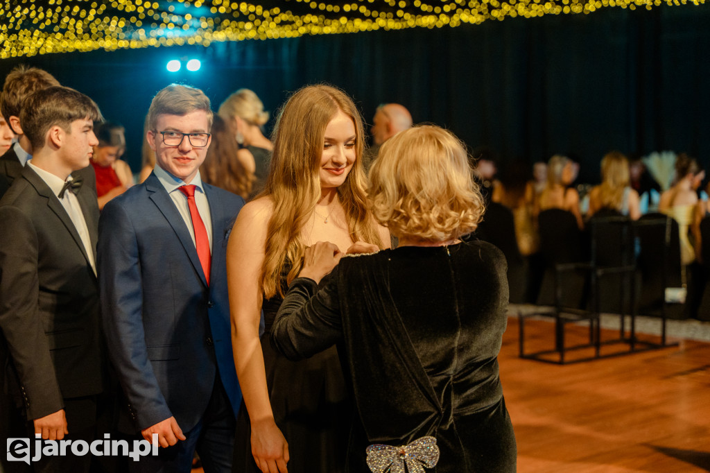 Studniówka 2025 maturzystów Liceum Ogólnokształcącego w Jarocinie