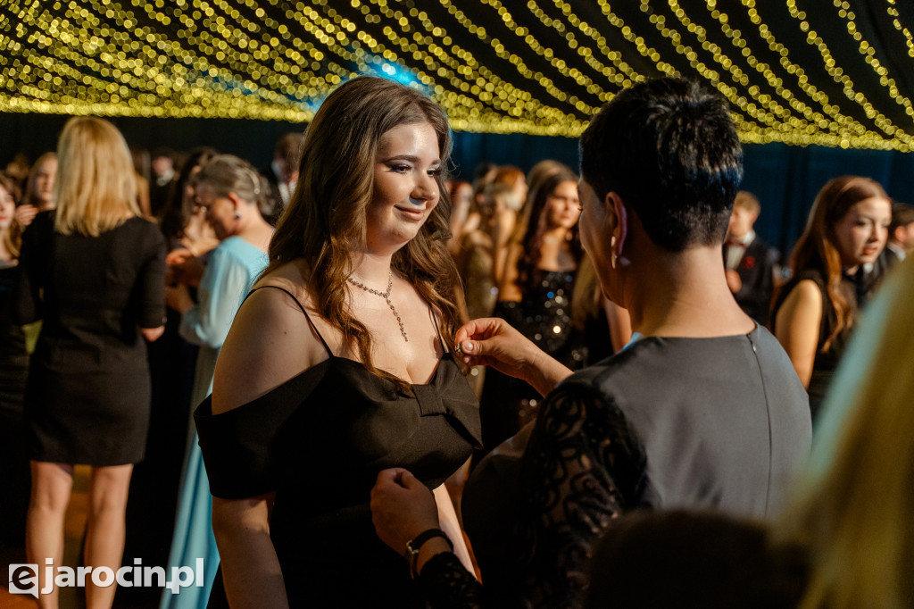 Studniówka 2025 maturzystów Liceum Ogólnokształcącego w Jarocinie