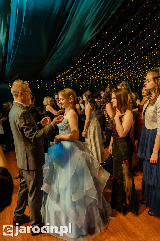 Studniówka 2025 maturzystów Liceum Ogólnokształcącego w Jarocinie