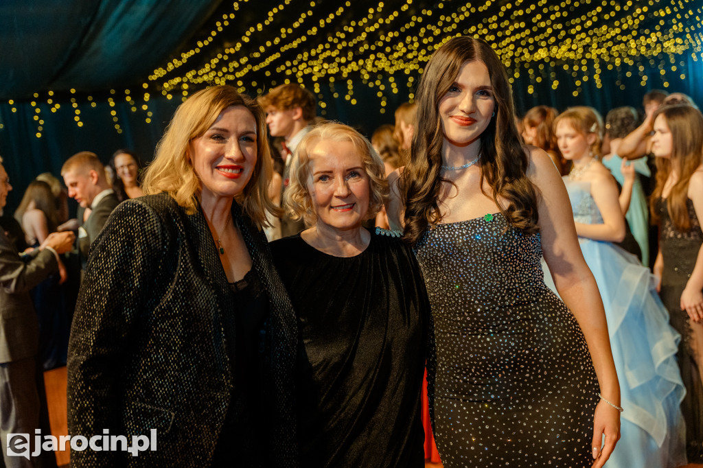 Studniówka 2025 maturzystów Liceum Ogólnokształcącego w Jarocinie