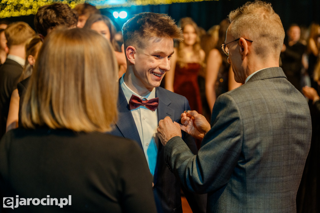 Studniówka 2025 maturzystów Liceum Ogólnokształcącego w Jarocinie