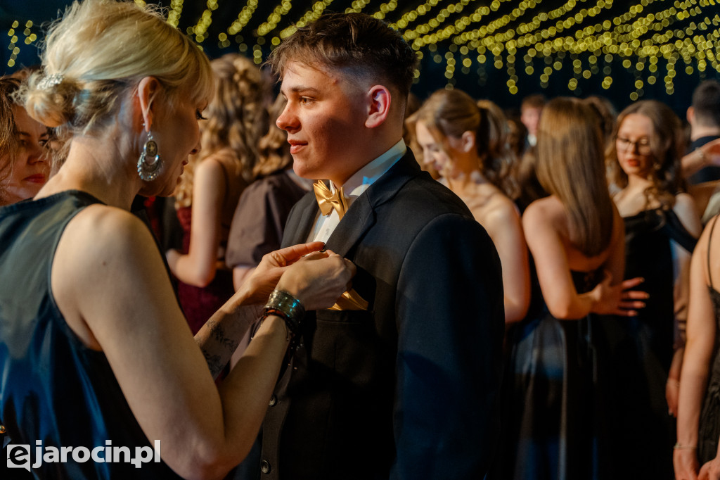 Studniówka 2025 maturzystów Liceum Ogólnokształcącego w Jarocinie