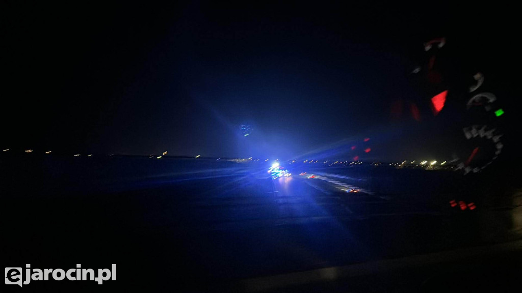 Obwodnica Jarocina w kierunku Poznania: kolizja dwóch aut, na miejscu wszystkie służby